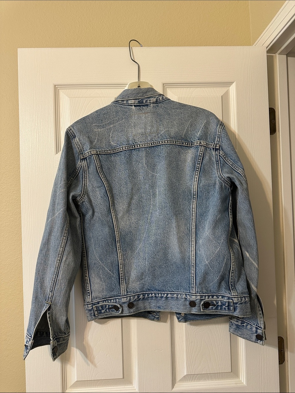 Levi’s Jacket - Picture 3 of 3